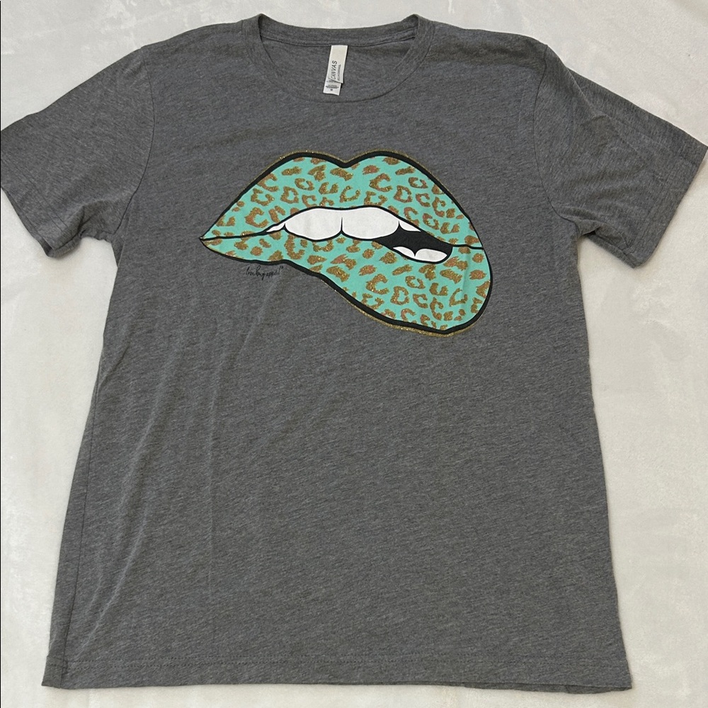 Bella Canvas Gray Tee with Leopard Print Lips